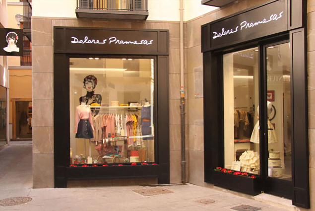 Javier Lape&ntilde;a, Alicia Hern&aacute;ndez y Miryam Pintado son los creadores del personaje ficticio Dolores Promesas.